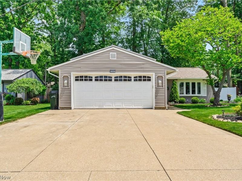 755 Bedford Avenue, Elyria, OH 44035 Photo 4