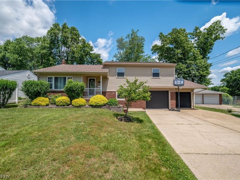 2922 Eldora Drive , Youngstown, OH 44511 Photo 1