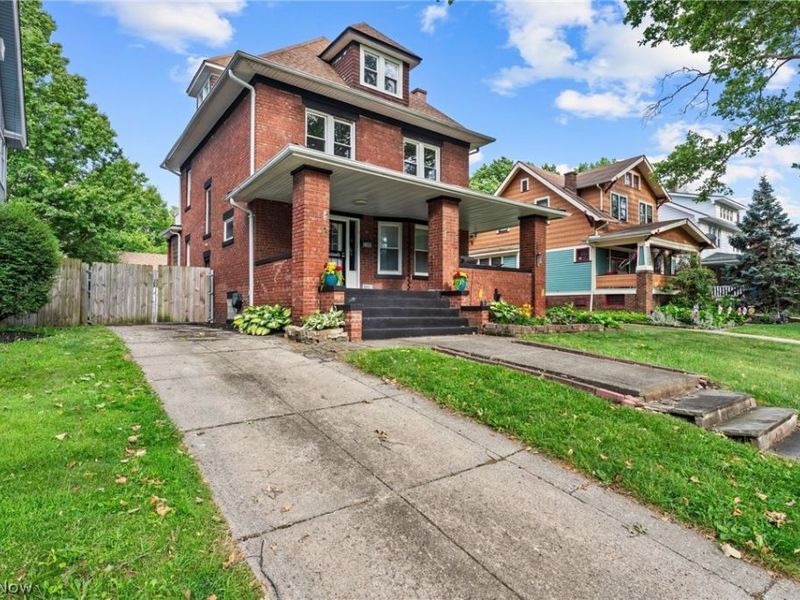 2081 West Boulevard, Cleveland, OH 44102 Photo 3