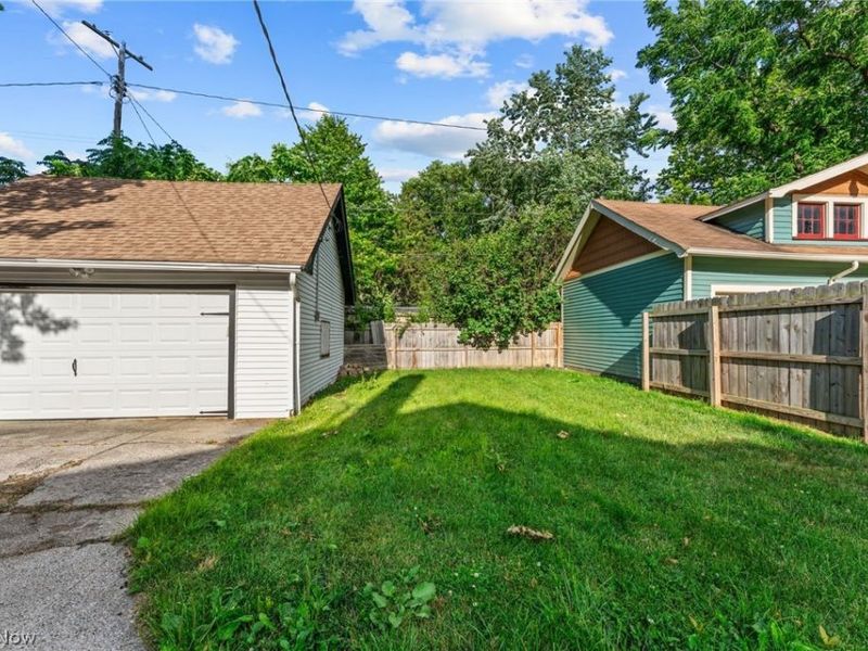 2081 West Boulevard, Cleveland, OH 44102 Photo 43