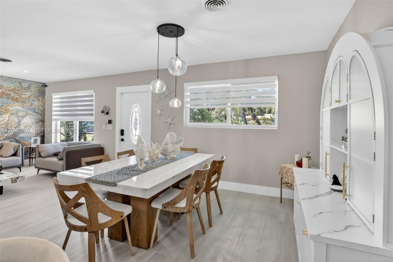2711 Arthur St , Hollywood, FL 33020 Photo