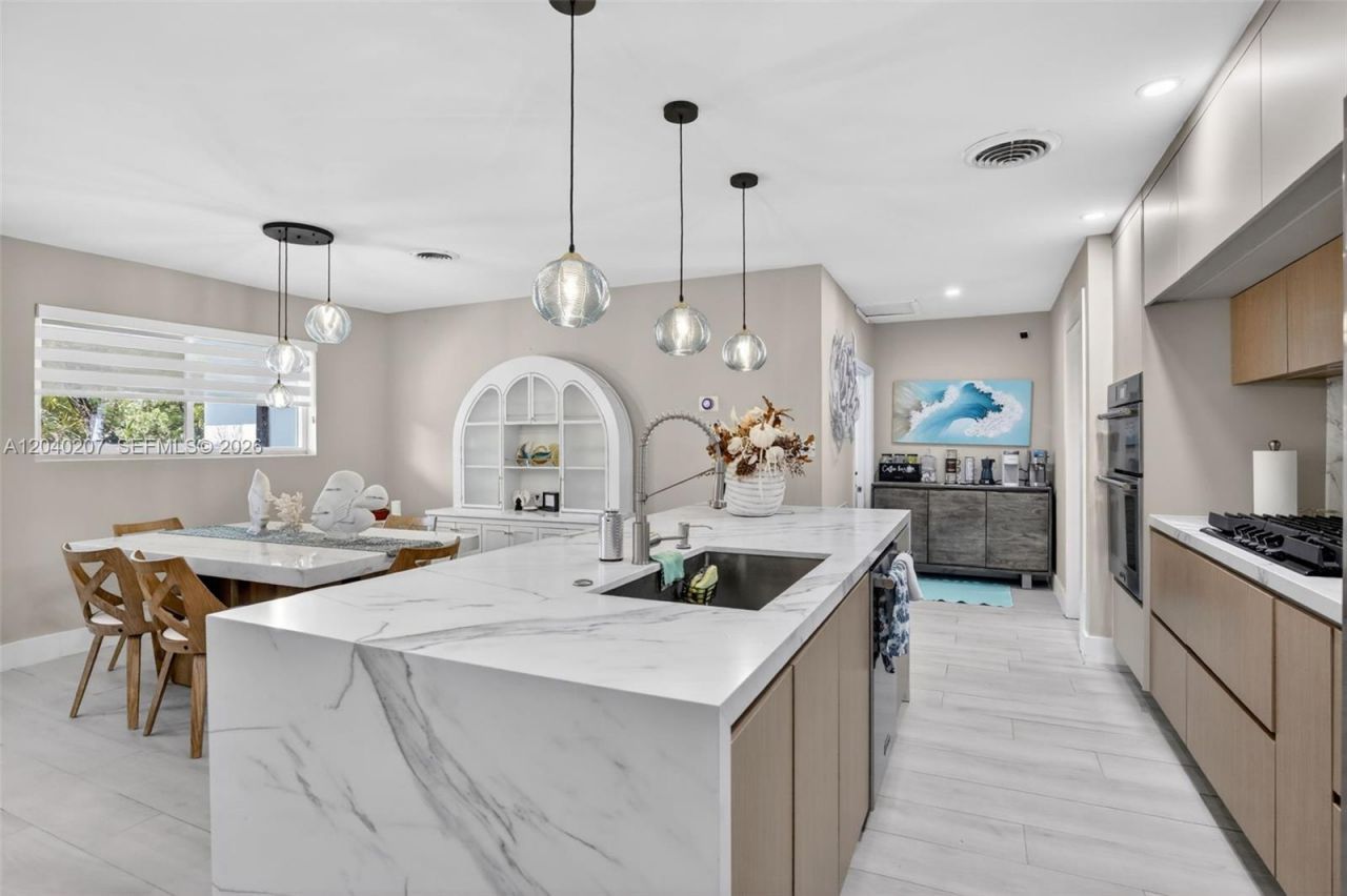 2711 Arthur St , Hollywood, FL 33020 Photo