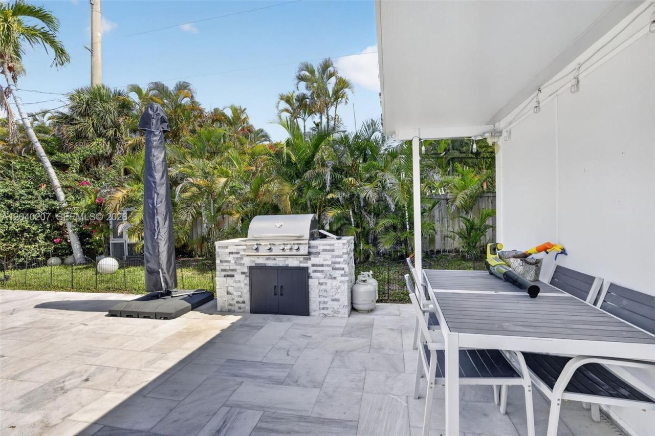 2711 Arthur St , Hollywood, FL 33020 Photo