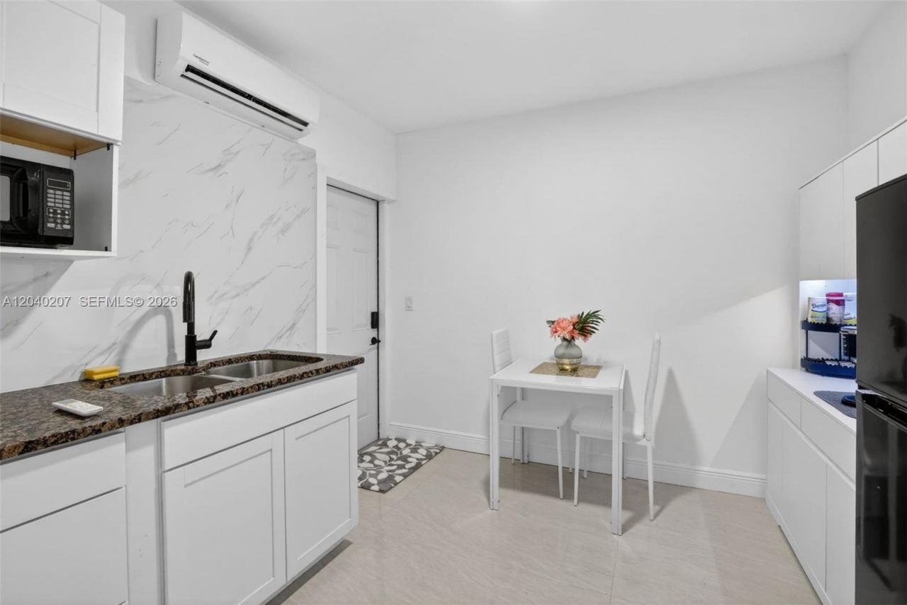 2711 Arthur St , Hollywood, FL 33020 Photo