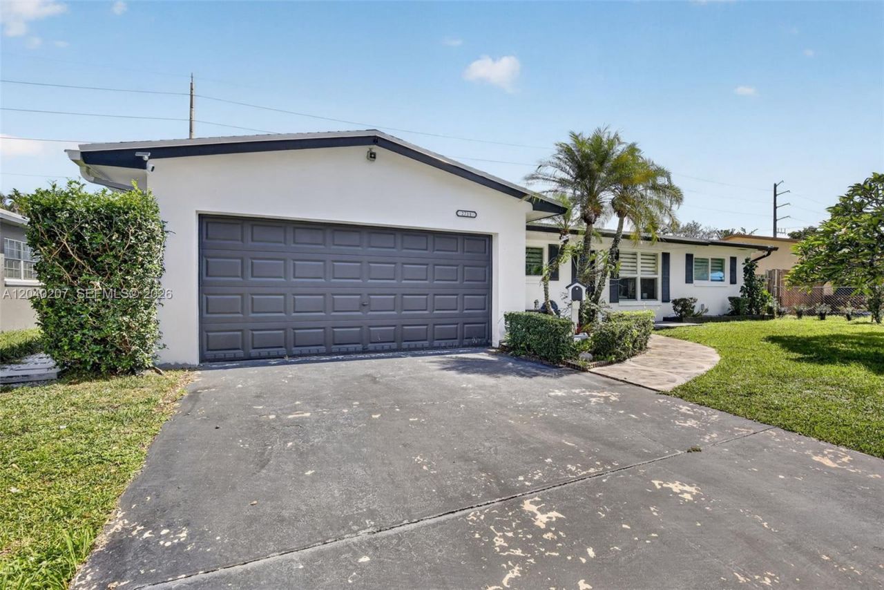 2711 Arthur St , Hollywood, FL 33020 Photo