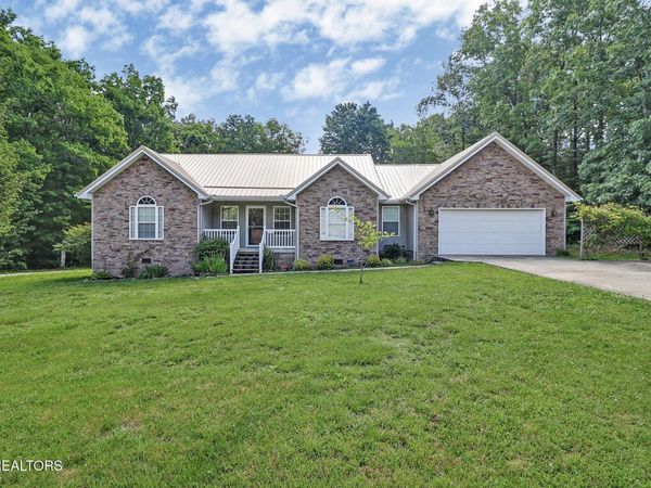 360 Swallows Crossing, Grimsley, TN 38565