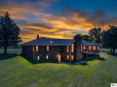 14020 West Sandhill Road, Louisville, NE 68037