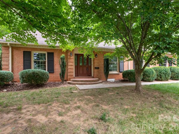 5511 Robinhood Road, Charlotte, NC 28211
