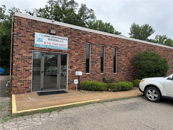 2614 NW Woodland Road, Riverside, MO 64150