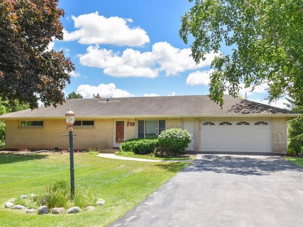 N79W16119 Community Dr, Menomonee Falls, WI 53051