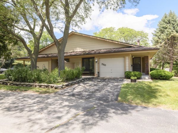 7821 W Heather Ave, Milwaukee, WI 53223