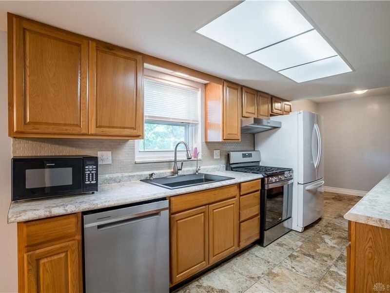 4952 Pepperwood Drive, Riverside, OH 45424 Photo 11