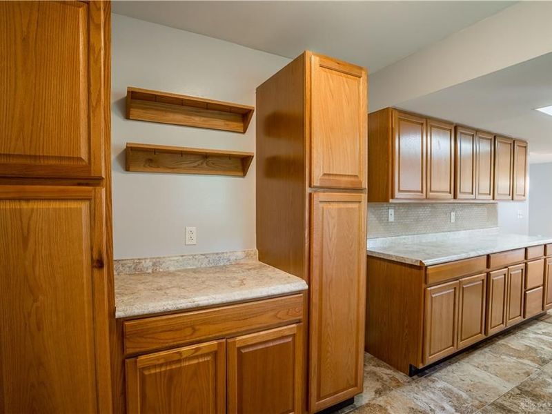 4952 Pepperwood Drive, Riverside, OH 45424 Photo 12