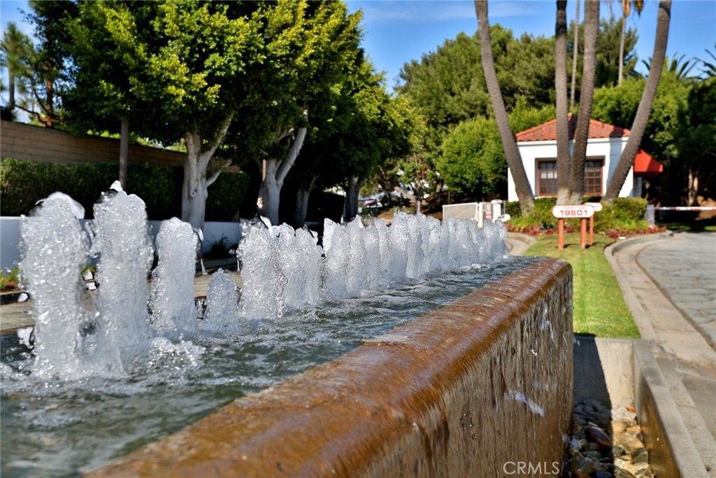19342 Sunray Lane, Unit 104, Huntington Beach, CA 92648 Main Photo