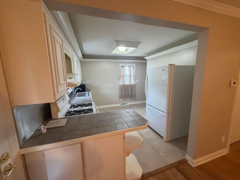 829 Goodwin Avenue, Lancaster, OH 43130 Photo 4