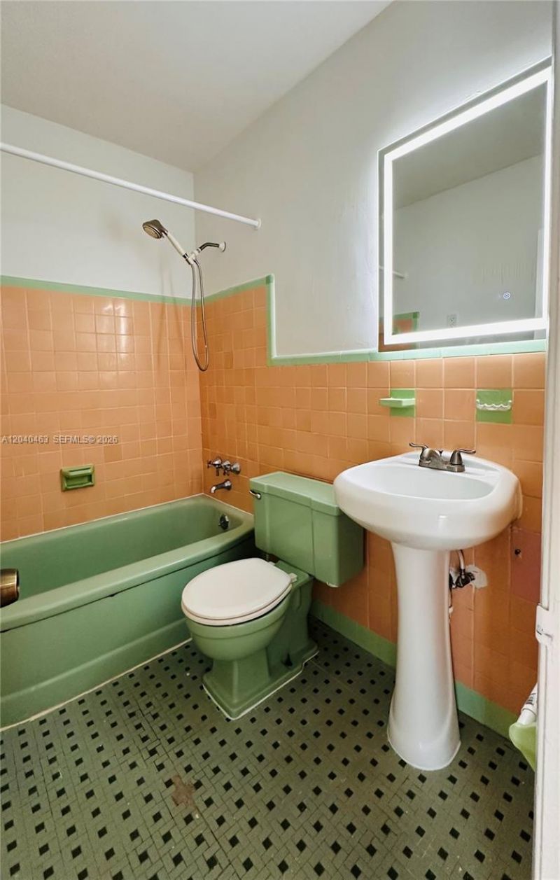 2045 Calais Dr , Unit 7, Miami Beach, FL 33141 Photo