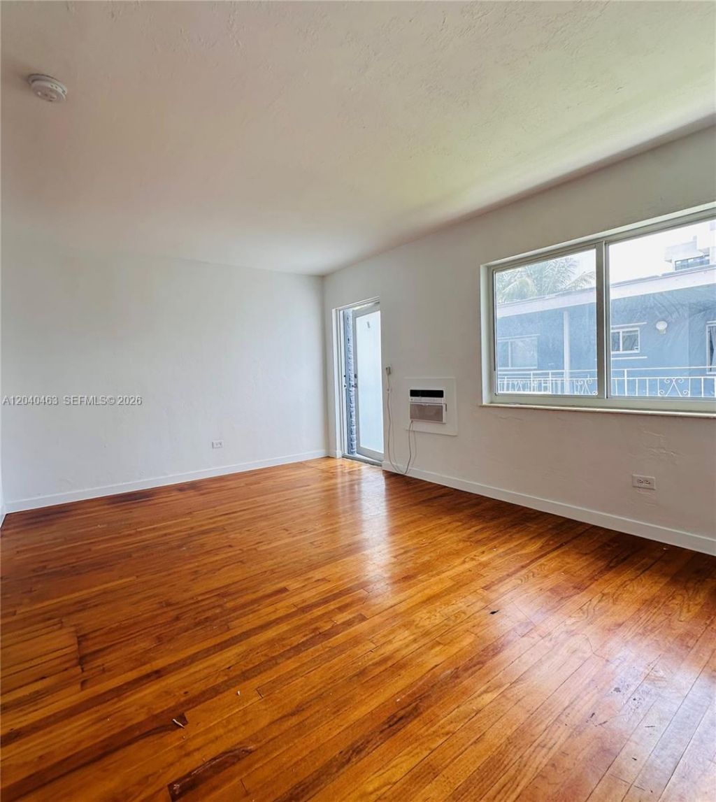 2045 Calais Dr , Unit 7, Miami Beach, FL 33141 Photo