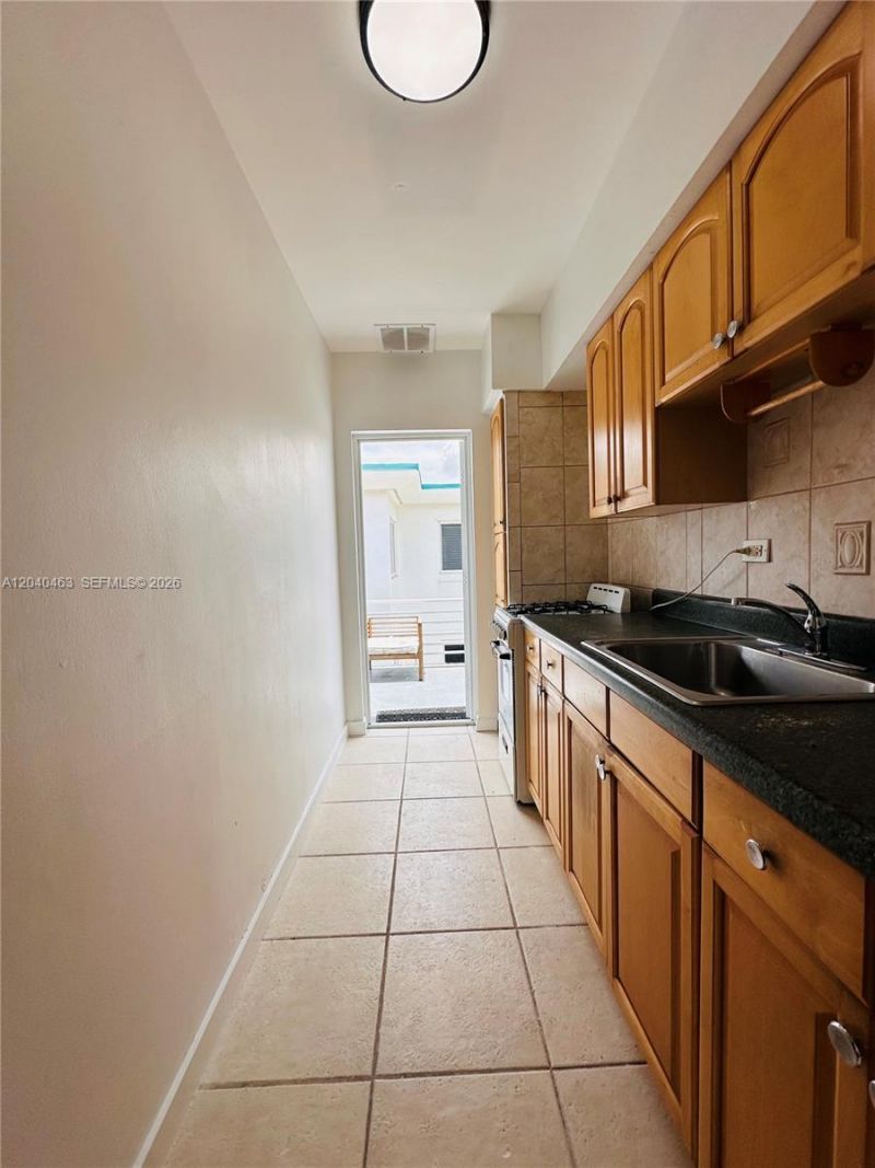 2045 Calais Dr , Unit 7, Miami Beach, FL 33141 Photo