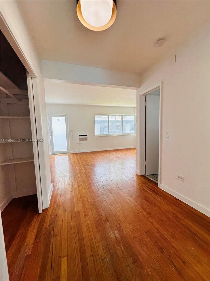 2045 Calais Dr , Unit 7, Miami Beach, FL 33141 Photo