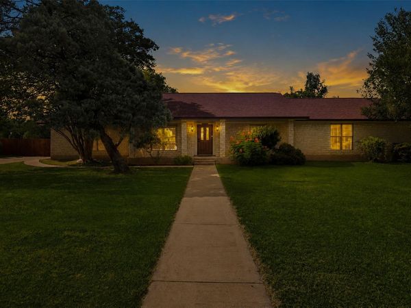 3804 Oak Meadow DR , Round Rock, TX 78681