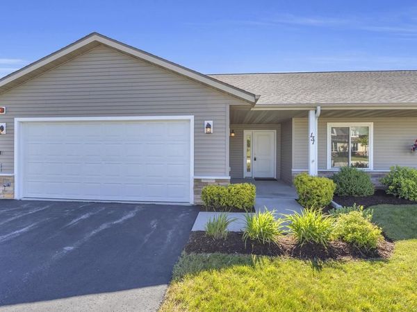 131 Sarahs WAY, Sheboygan Falls, WI 53085