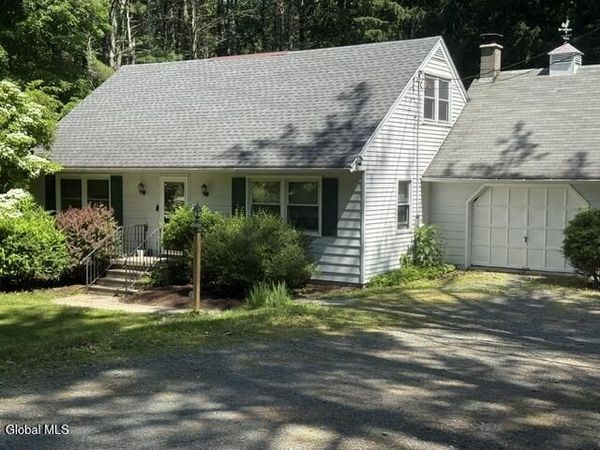 294 Thais Road, Averill Park, NY 12018