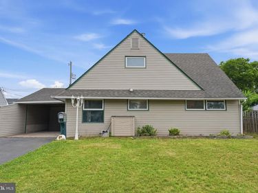 55 NATURE LANE, LEVITTOWN, PA 19054
