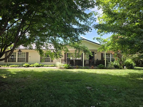 1495 E Dove Lane, Milford, IN 46542