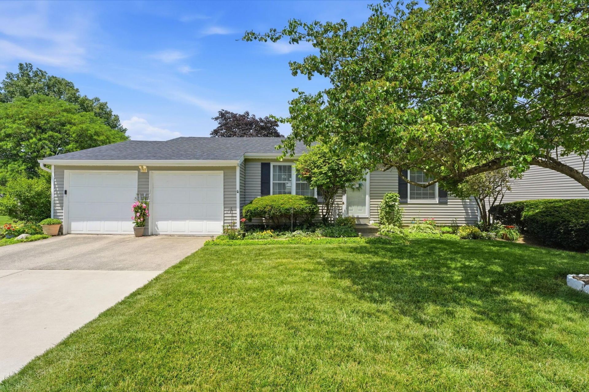 4913 Pear Tree Court , Columbus, OH 43230 Main Photo