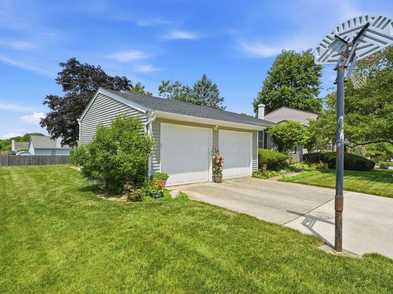 4913 Pear Tree Court, Columbus, OH 43230 Photo 2