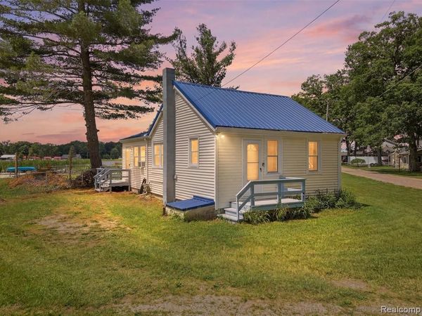 9793 Maple Street , Chippewa Twp, MI 49320