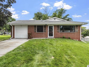 3111 Blue Ridge Drive, Bellevue, NE 68147