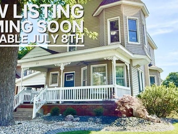 215 8th Street, Wood River, IL 62095
