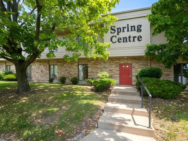 2010 E 38th Street , Unit 103, Davenport, IA 52807