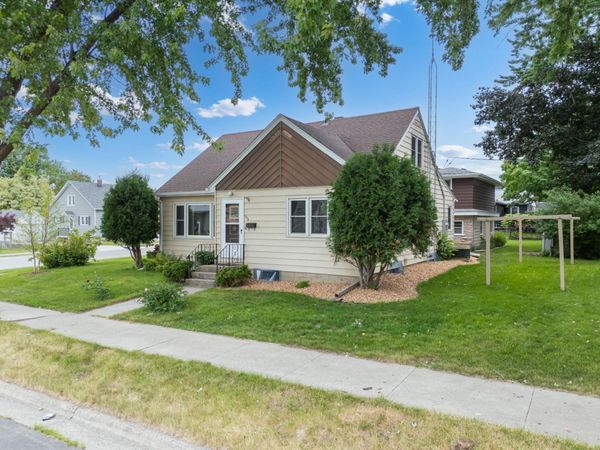 145 6th Street NW, Plainview, MN 55964