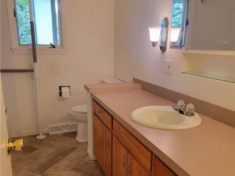 2702 Idlewood Place, Lorain, OH 44052 Photo 3
