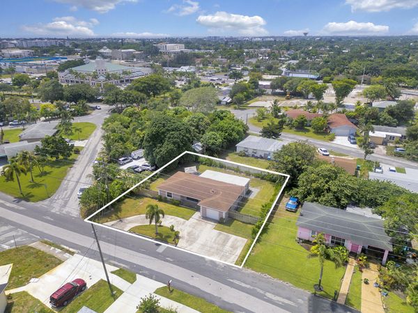 216 NW 4th Avenue, Boynton Beach, FL 33435