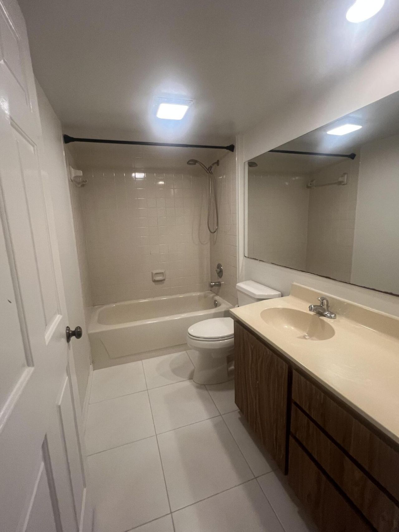 3540 Whitehall Drive, Unit 203, West Palm Beach, FL 33401 Photo