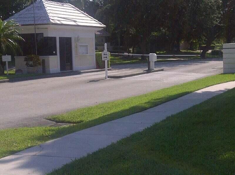 3540 Whitehall Drive, Unit 203, West Palm Beach, FL 33401 Photo