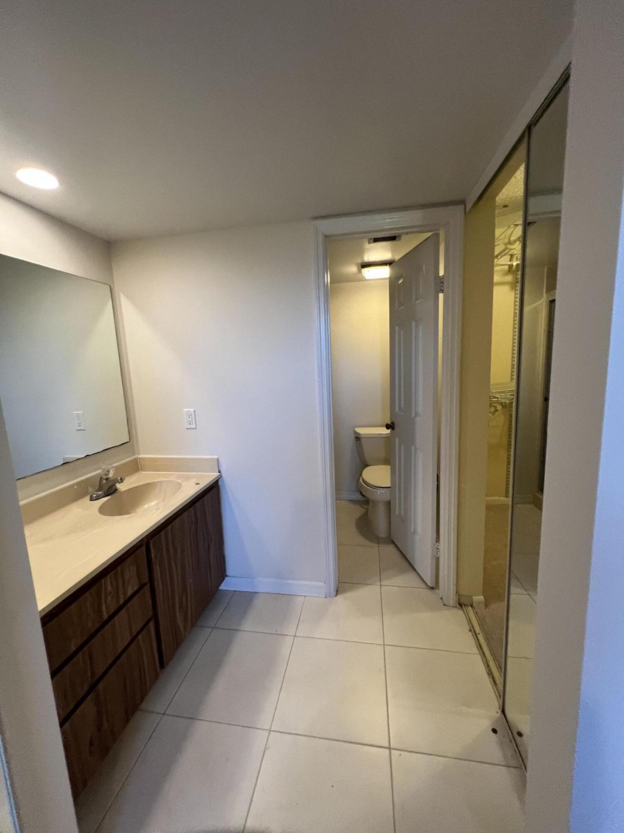 3540 Whitehall Drive, Unit 203, West Palm Beach, FL 33401 Photo