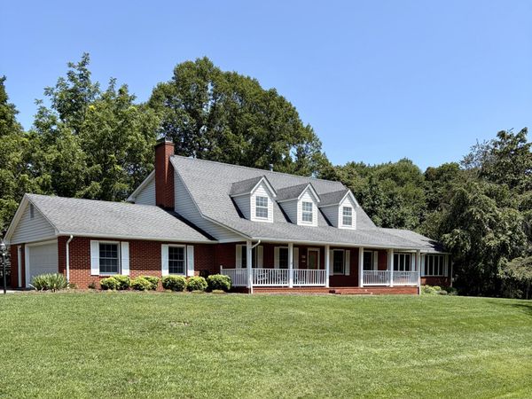 7031 Highfields Farm TRL, Roanoke, VA 24018