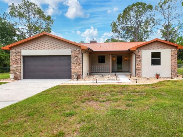 4520 LOG CABIN DRIVE , LAKELAND, FL 33810