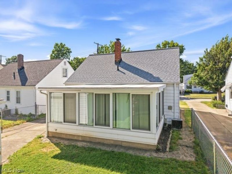 29940 Phillips Avenue, Wickliffe, OH 44092 Photo 6