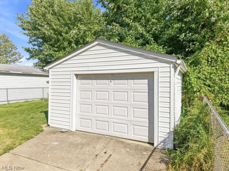 29940 Phillips Avenue, Wickliffe, OH 44092 Photo 7