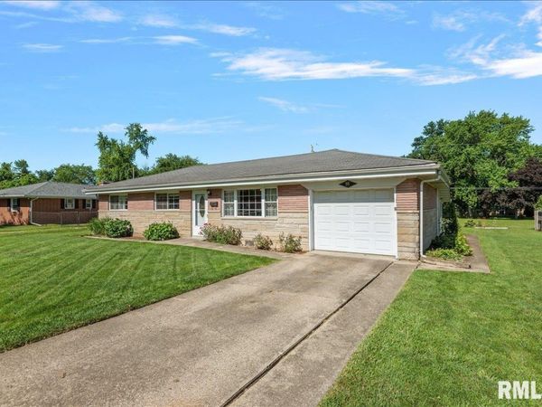 55 Bonniebrook Road, Chatham, IL 62629
