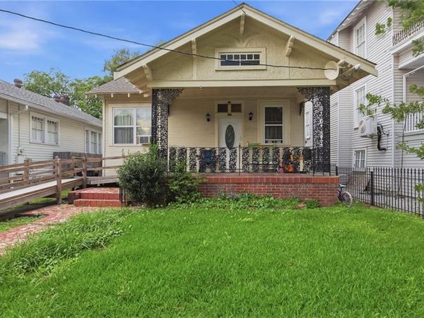 2032 ROBERT Street , New Orleans, LA 70115