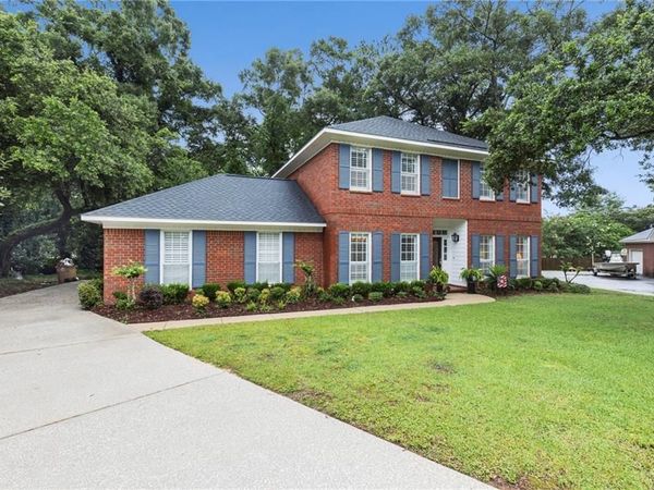 6300 Hillcrest Oaks Drive, Mobile, AL 36693