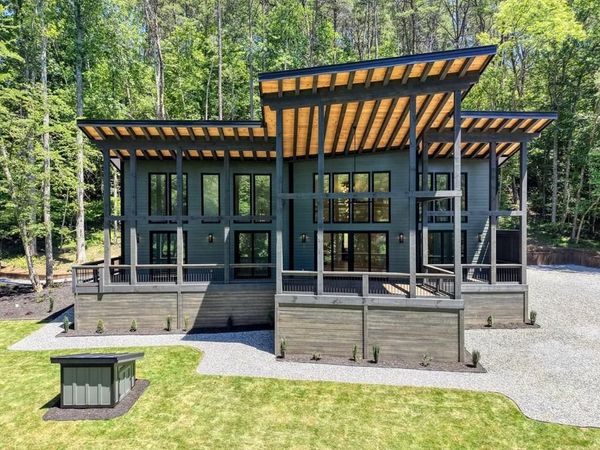 500 Williamstown Road S, Mineral Bluff, GA 30559