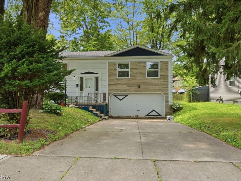 2821 Tod Avenue NW, Warren, OH 44484 Photo 1