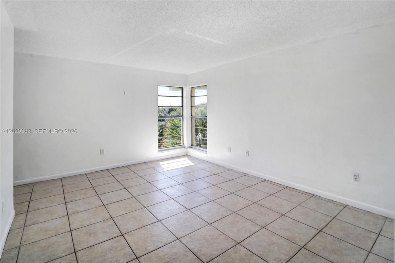 11905 NE 2nd Ave , Unit C403, North Miami, FL 33161 Photo